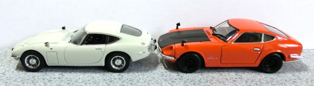 「トヨ２（左）」と「S30（右）」の外観
（国産名車コレクション付録ミニカー）