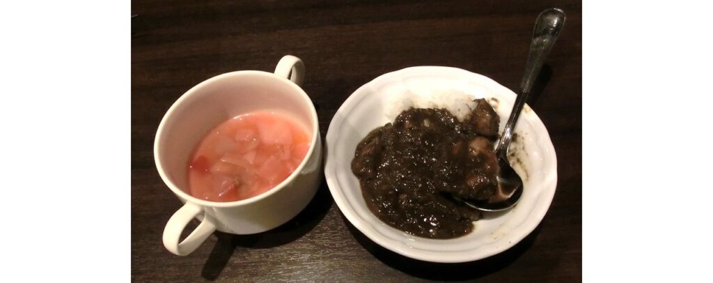 〆のカレーとスープ