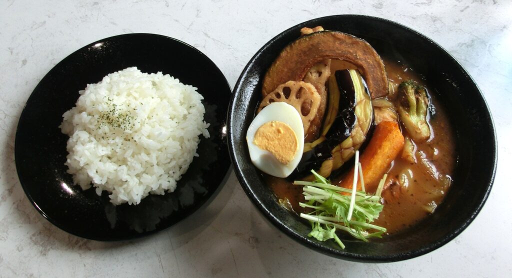 タンドリーチキンのスープカレーとごはん（M）