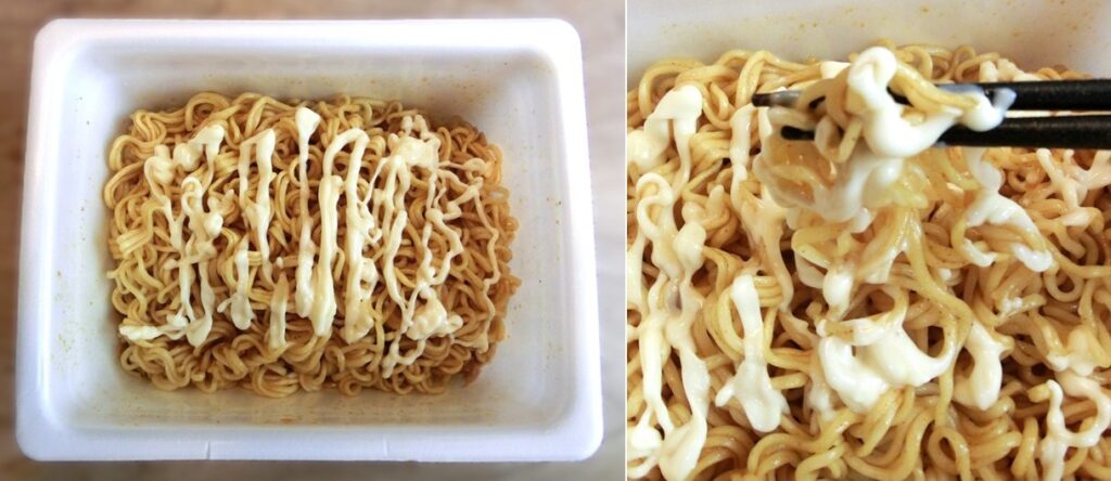 完成した「マヨツナカレー味やきそば」：マヨネーズをかけた後