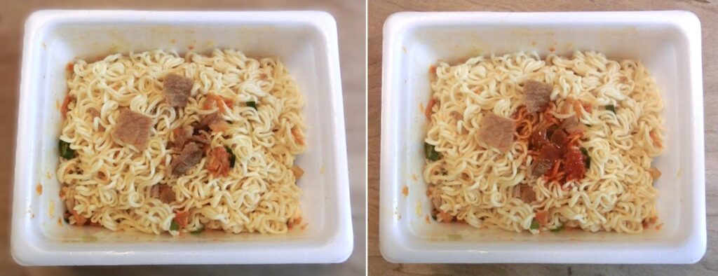 「マヨネーズキムチチャーシューやきそば」のお湯を捨てた直後（左）と ソースをかけた直後（右）